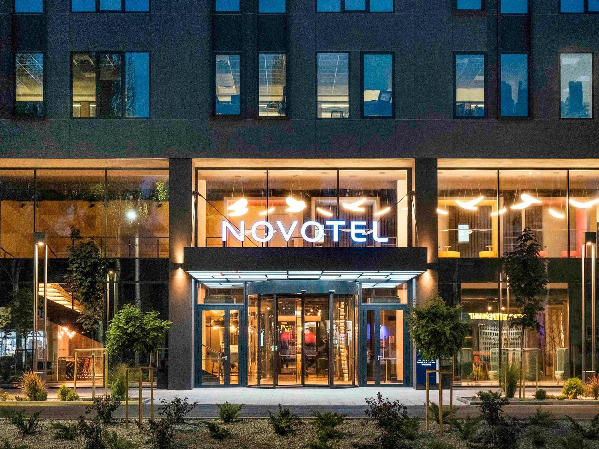 Novotel Bishkek City Center Екстериор снимка Novotel Vilnius City Centre