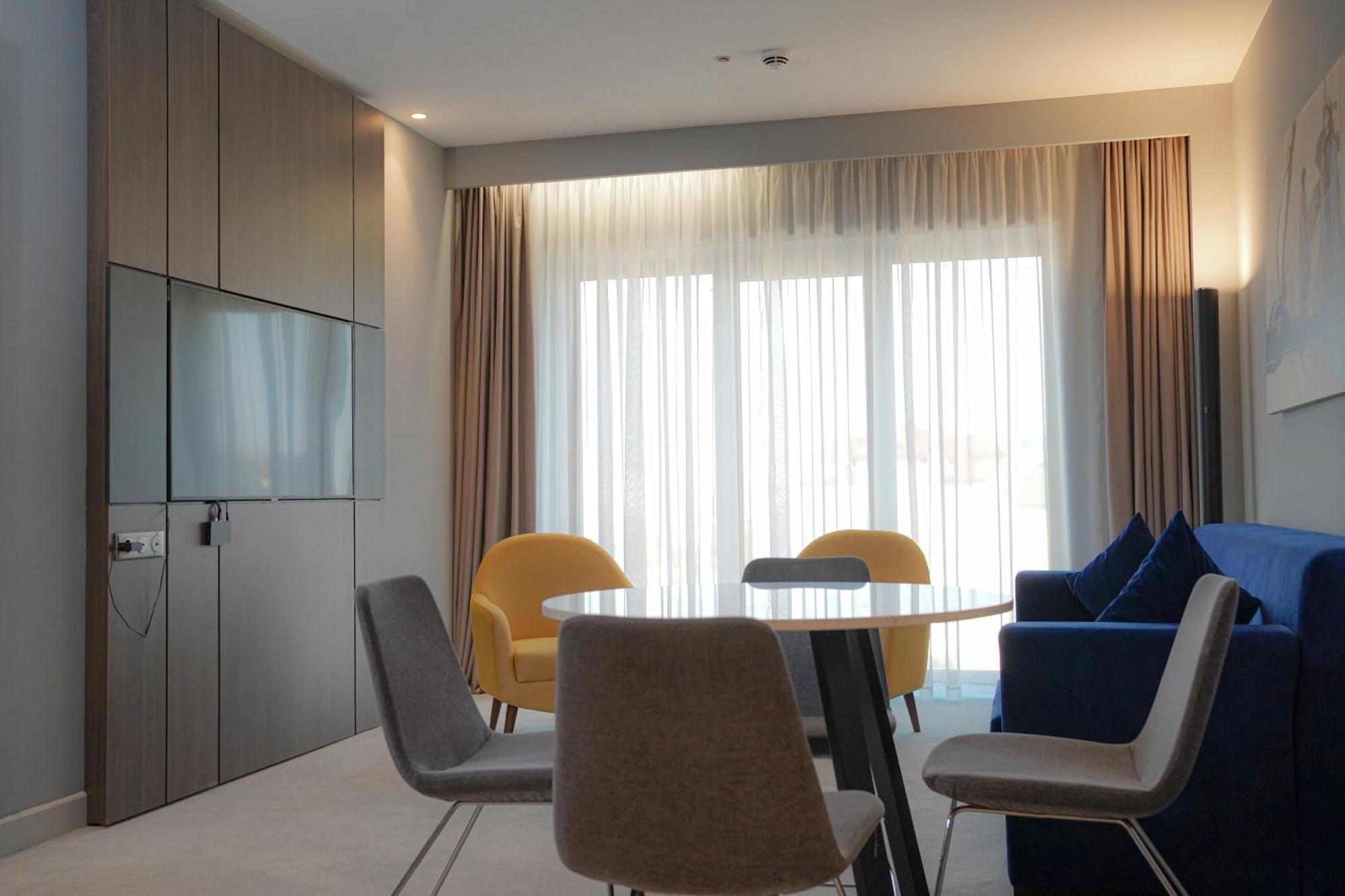 Novotel Bishkek City Center Екстериор снимка