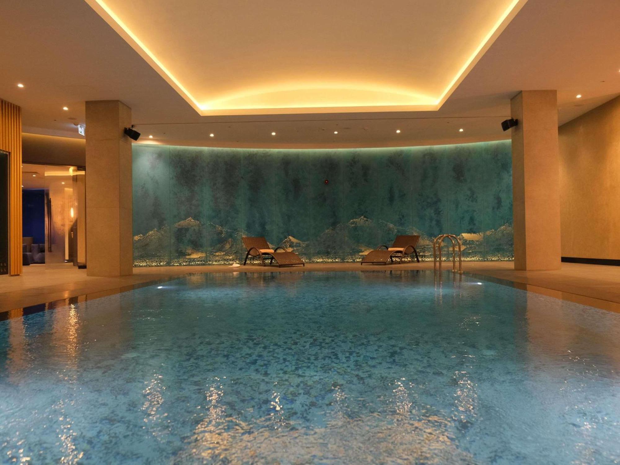 Novotel Bishkek City Center Екстериор снимка