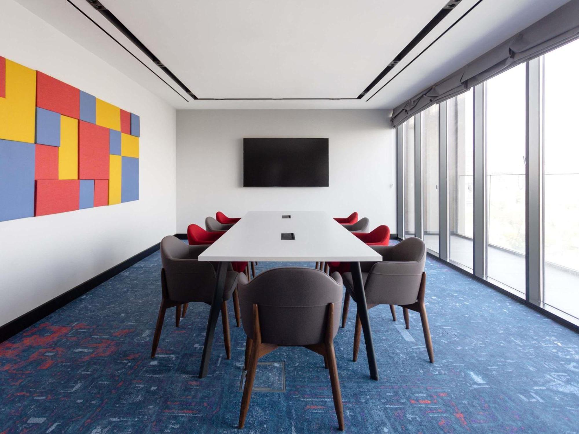 Novotel Bishkek City Center Екстериор снимка